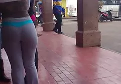 Stecke den Dildo auf den Griff nackte frauen fett