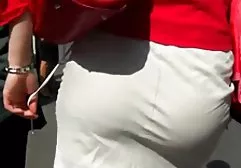 Eine sexy Lehrerin bringt einem Kerl die neue Methode bei und für jede richtige Antwort zieht fette deutsche frauen sie sich aus und bald hält sie seinen Schwanz bereits in der Hand und masturbiert gut. Nach einer sanften Zärtlichkeit führt er einen Freund in ihre Vagina ein