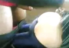 Ein Typ zieht einen engen Arsch an seinem holprigen Schwanz, blonde dicke frau eine Elite-Schlampe in sexy Strümpfen, Analsex