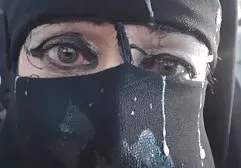 Der Fremde gab nach, geile dünne frauen um einen Busen zu spüren
