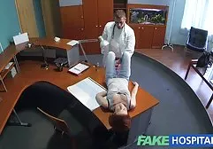 Er zog aus und Fernsehen und extrem dicke frauen reißen sie hart