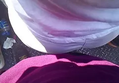 Schwüle lesbische Schönheiten sind in einem Bikini zu heiß, weil Badeanzüge mit einem Handjob-Vibrator die orale Liebkosung dicke alte frauen stören