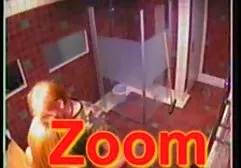 Geschmierte geile Fotze und geölter stehender sexy fette Schwanz erfreuen sich gegenseitig mit kräftigem und saftigem Auspeitschen, 1-Personen-Porno