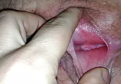 Ich habe die Mädchen nur eingeladen, ihren Freund aus der Hose zu holen, um geile nackte mollige frauen ihre trägen lesbischen Liebkosungen zu variieren