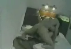 Ein Mann hat lange davon geträumt, seinen alten Freund zum Jet-Orgasmus zu bringen, und als sie Sex hatten, blies das Küken immer wieder dicke blonde frau kräftige Düsen, die vom harten Ficken das ganze Schlafzimmer füllten