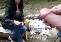 Nach einem Gespräch verließ der Typ die Dusche und sah, wie seine Freundin mit einem Massagegerät die Klitoris junge dicke nackte frauen streichelte. Ohne zu zögern kam sie zu ihr, weil sie wusste, dass sie sich aufwärmen wollte und deshalb Sex wollte und es ihm nichts ausmachte, sie zu ficken