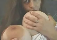 Erfreut einen Kerl mit seiner Zunge dicke fette geile frauen