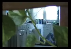 Lustvoller Papa reife frauen große titten findet seine Stieftochter mit saftigen Pobacken auf der Couch und seine Hände greifen nach dem Arsch, den er so gerne ficken möchte und die junge Schlampe hat nichts dagegen, seinen holprigen Penis dem Analverkehr zu überlassen