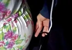 Babe nimmt einen harten Schwanz fette alte geile frauen an der Wange