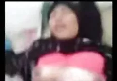 Die Blondine mit dicke sexy titten der großartigen Ruhe ist nicht abgeneigt, Sex zu haben