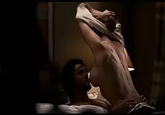 Die Schwester, die im Wohnzimmer masturbierte, schaffte es kaum, sich mit einer Decke zu bedecken, als ihr Bruder hereinkam sexy mollige frauen und sie zeigte ihm dann ihre feuchte Muschi und bot an, sie zum Orgasmus zu bringen, und der Kerl konnte sich nicht in seinen Armen zurückhalten und fickte eine Schlampe