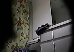 Eine leicht fette Frau nach einem nächtlichen Spaziergang die Straße entlang war sehr kalt und bat ihren Mann, sie zu wärmen. Er befahl sexy fette titten ihr, sich auszuziehen und fing dann an, sie in ein Analloch zu ficken, und die Hitze selbst erwärmte sich über ihren Körper