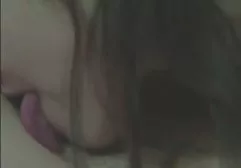 Nach einem Nachtclub schleppte die Schlampe ihren Geliebten nach Hause, so dass er sie direkt vor dem Ehemann hübsche dicke frauen ihres Cuckolds fickte, als er sie hart fickte
