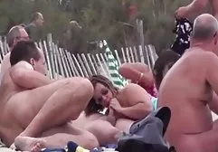 Nackte dicke Frau spielt Ball schwarze dicke frauen
