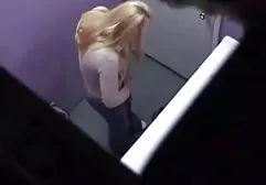 Ein riesiger Pornostar mit Titten hilft dicke nackte damen ihrem leidenschaftlichen Bewunderer, Verspannungen in seiner Hose abzubauen